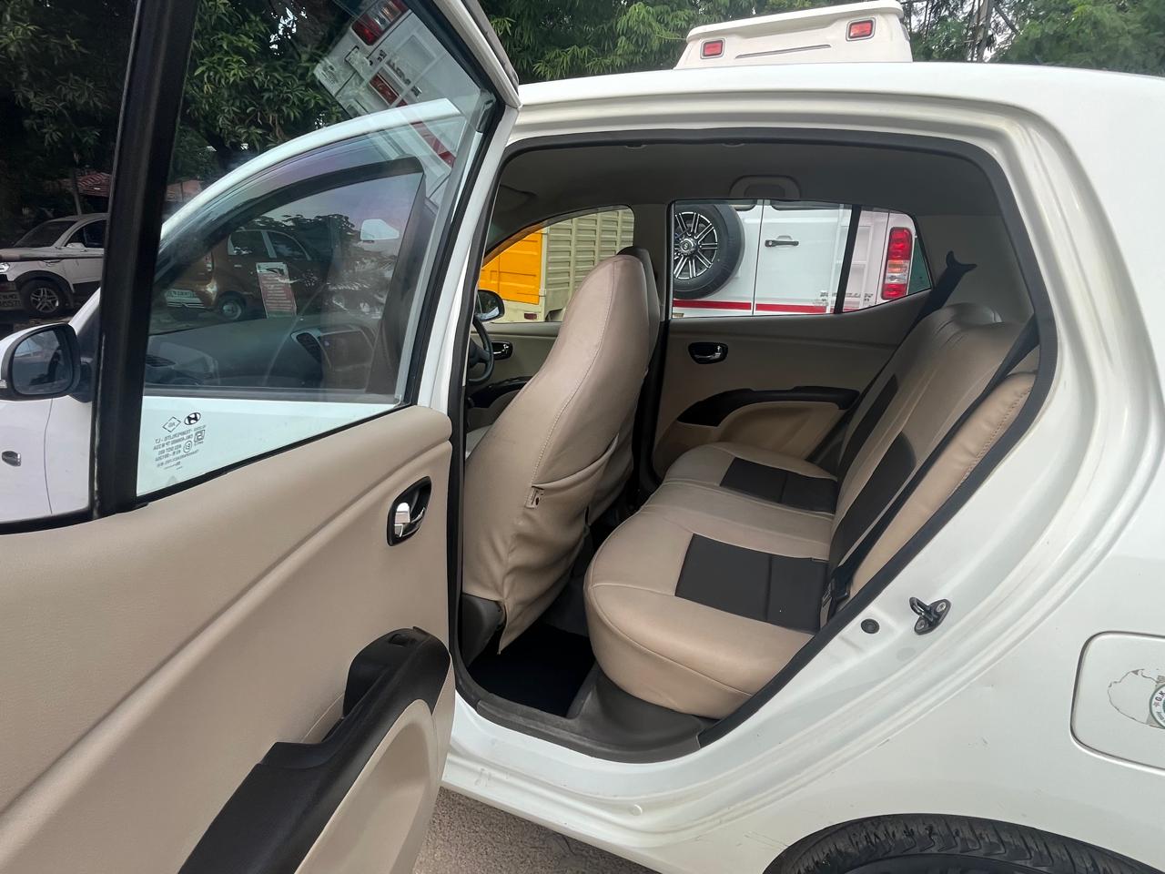 Hyundai I10(2010-2017) Magna 1.1 Irde2 Special Edition